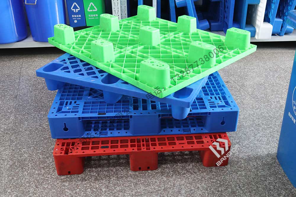 國外新冠肺炎疫情不容樂觀,國內塑料托盤生產廠家應該怎么做好外貿