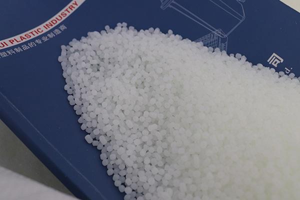 挑選PE或PP材料是否會影響所買塑料托盤的價格?